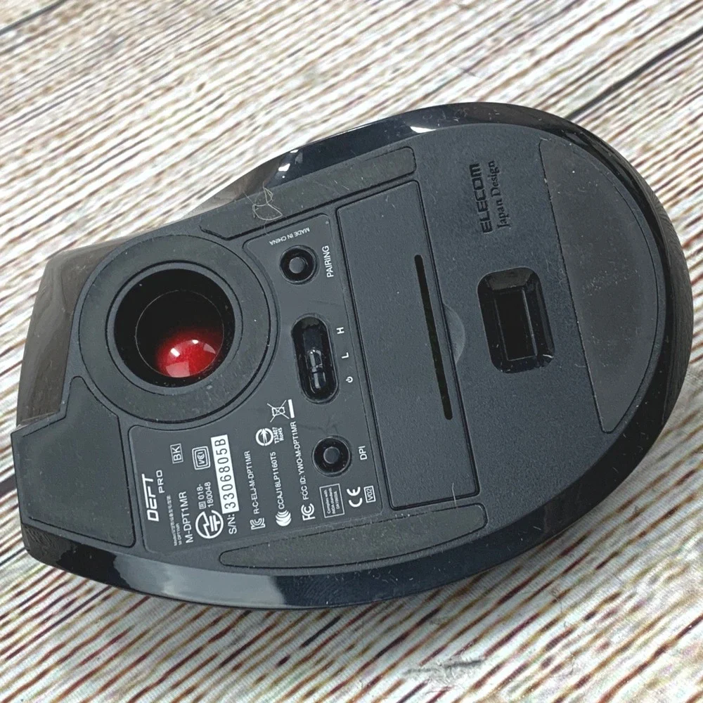 ELECOM Deft Pro Trackball Mouse M-DPT1MR‎ Wireless Ergonomic 8 Button Bluetooth